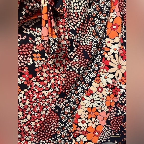 Michael by Michael Kors Floral Printed Split Sleeve Tie Blouse - Picture 8 of 9